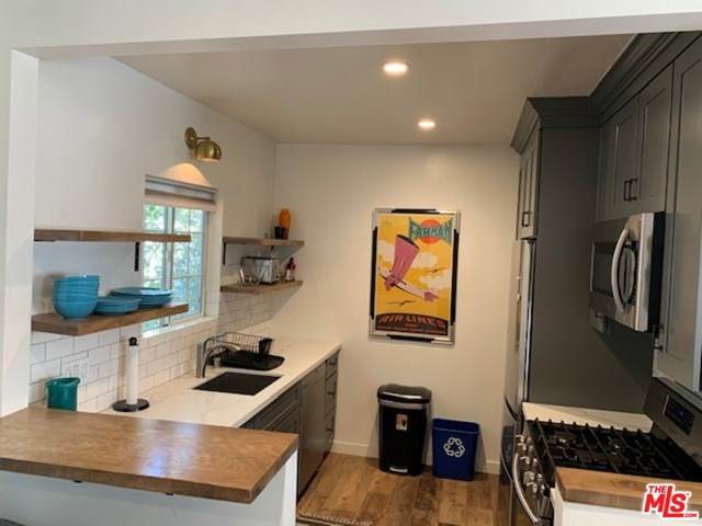 652 Dillon Street - Photo 1