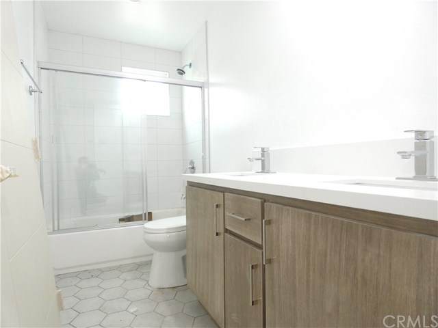 339 Harvard Boulevard - Photo 1