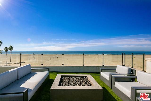 109 Ocean Front Walk - Photo 1