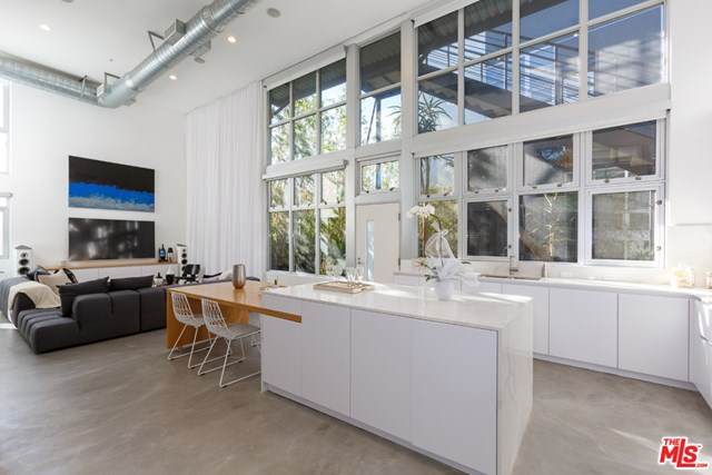 1037 Laurel Avenue - Photo 1