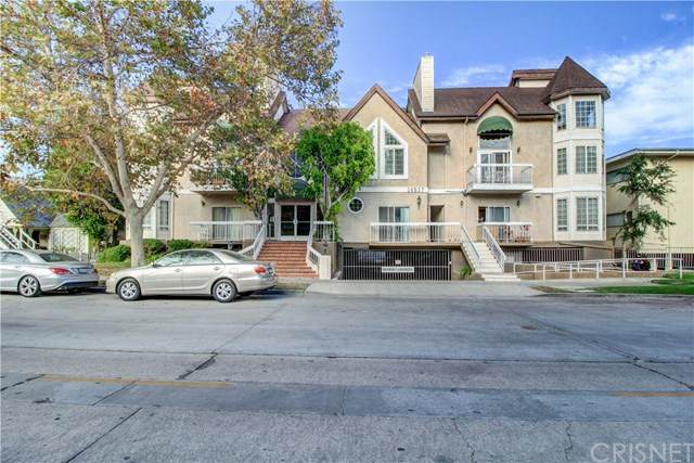 14937 Dickens - Photo 1