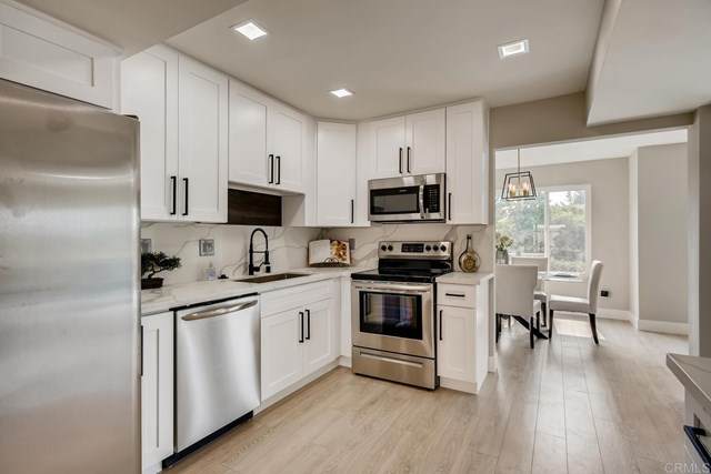 9722 Aviary Dr - Photo 1