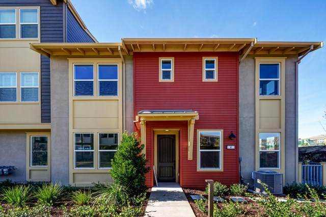 633 Sandalwood Drive - Photo 1