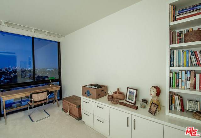 211 Spalding Drive - Photo 1