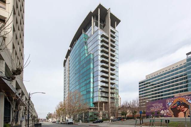 38 Almaden Boulevard - Photo 1