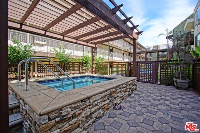 525 Ardmore Avenue - Photo 1
