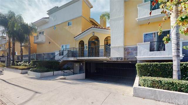 5521 Kester Avenue - Photo 1
