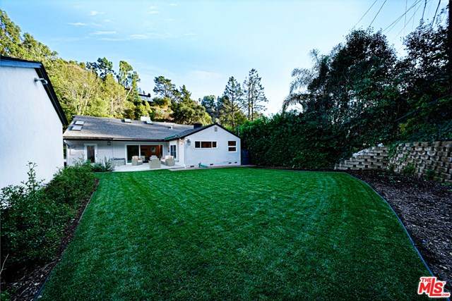 1609 Roscomare Road - Photo 1