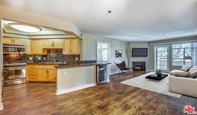 7660 Beverly Blvd - Photo 1