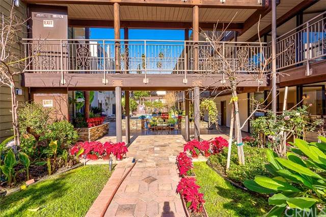525 Ardmore Avenue - Photo 1