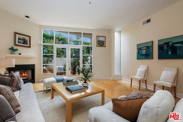 231 Bay Street - Photo 1