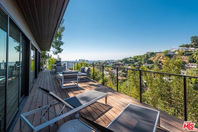 8836 Hollywood Boulevard - Photo 1