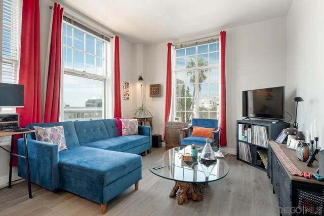 702 Ash Street - Photo 1
