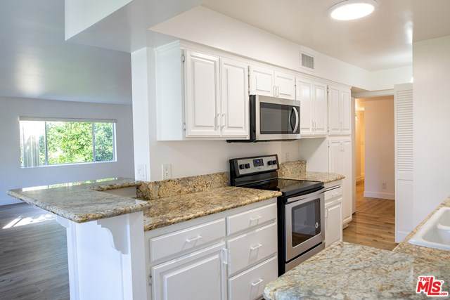 435 Oakhurst Drive - Photo 1