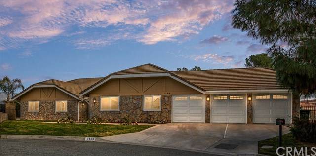 1198 Fairway Lane - Photo 1