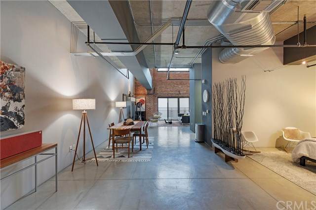 835 Locust Avenue - Photo 1