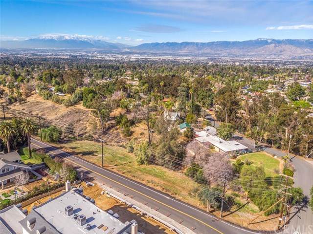724 Sunset Drive - Photo 1