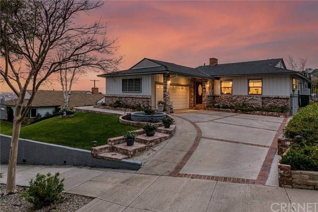 831 Victoria Place - Photo 1