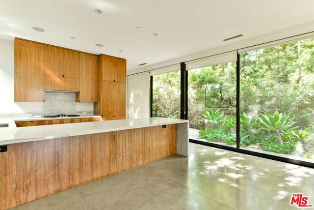 848 Milwood Avenue - Photo 1