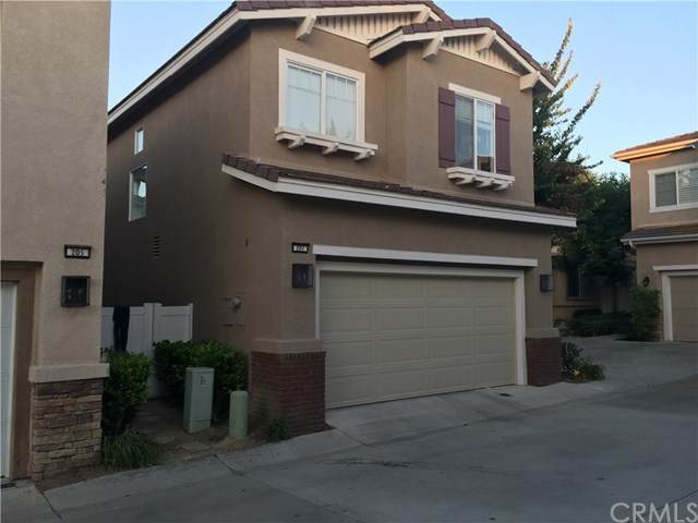 207 Woodcrest Lane - Photo 1