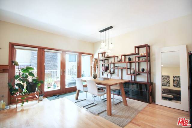 916 15TH Street - Photo 1