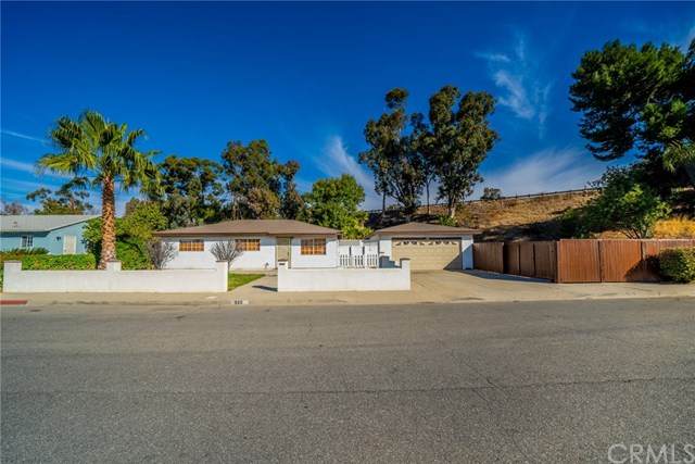 580 Nicholet Street - Photo 1