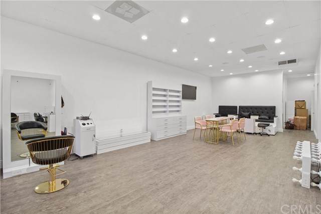 10682 Balboa Boulevard - Photo 1