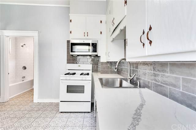 120 Vine Street - Photo 1
