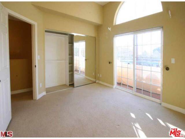 821 Gramercy Place - Photo 1
