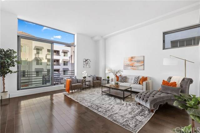 433 Pine Avenue - Photo 1