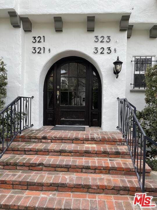 321 Reeves Drive - Photo 1