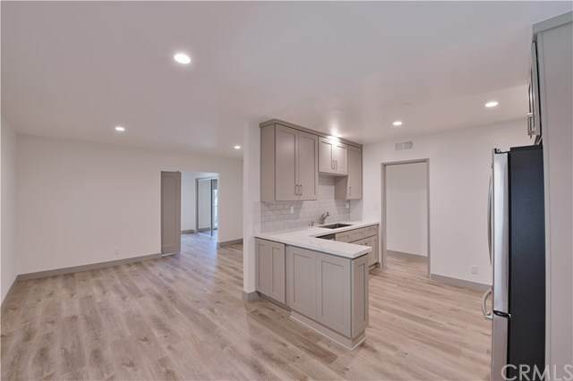 1408 Barry Avenue - Photo 1