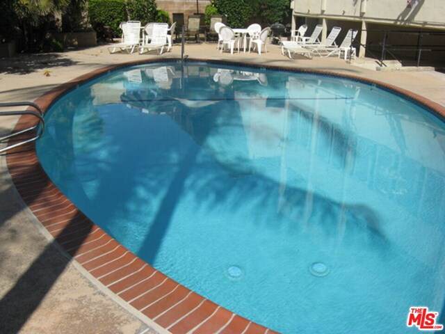 5339 Newcastle Avenue - Photo 1