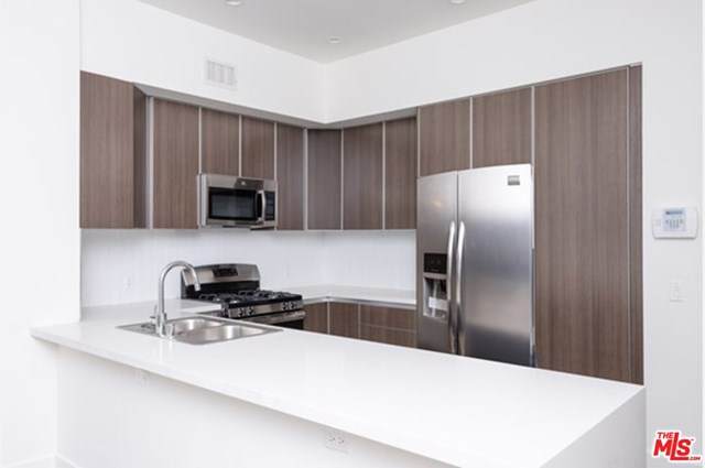 711 Cole Avenue - Photo 1
