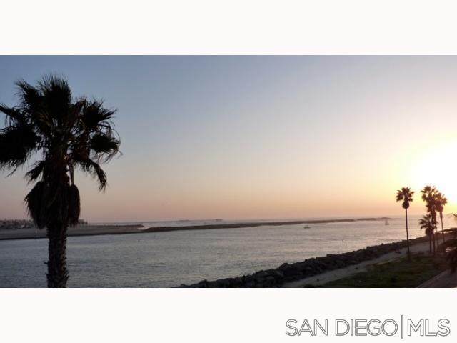 2595 Ocean Front Walk - Photo 1