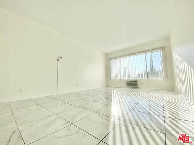 7525 Sepulveda Boulevard - Photo 1