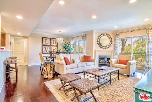 951 Granville Avenue - Photo 1
