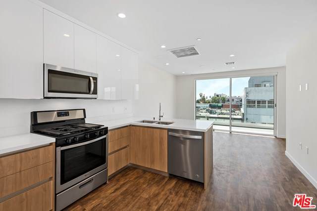 714 Sweetzer Avenue - Photo 1