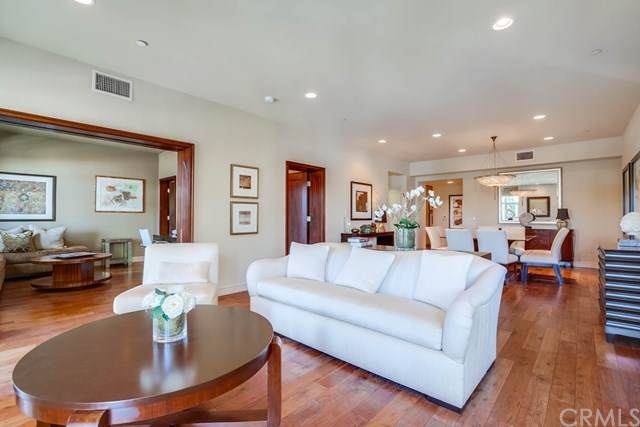 447 Doheny Drive - Photo 1