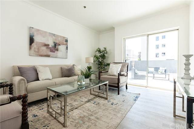 838 Pine Avenue - Photo 1