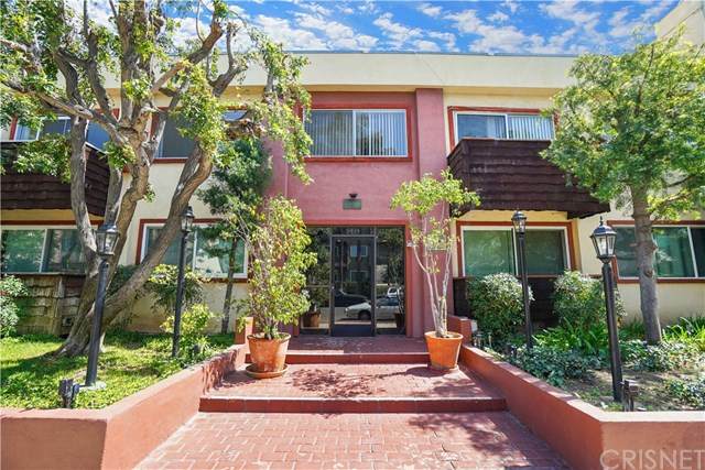 5414 Newcastle Avenue - Photo 1