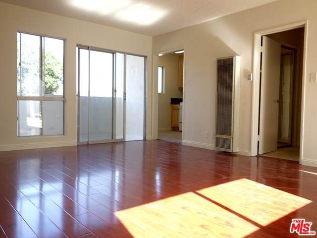 4375 York Boulevard - Photo 1