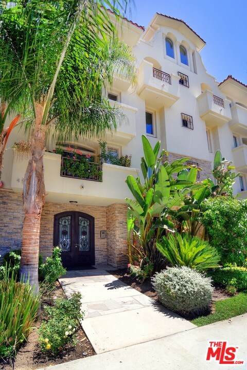 4550 Coldwater Canyon Avenue - Photo 1