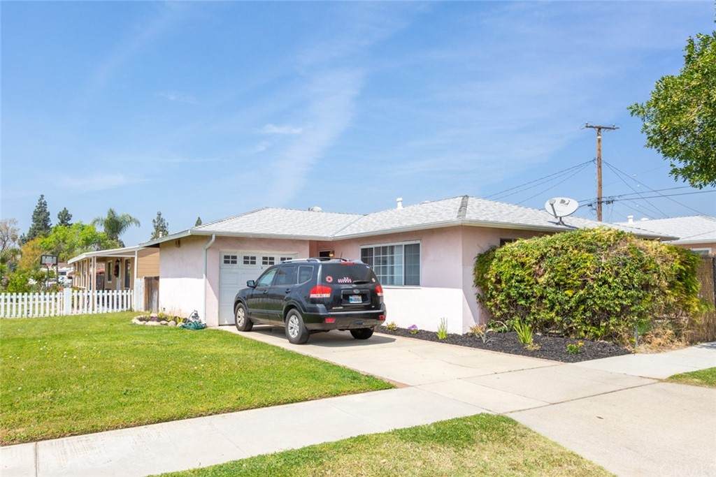 1035 Allyn Avenue - Photo 1