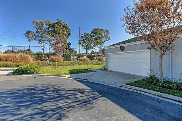 414 Harbor Lights Lane - Photo 1