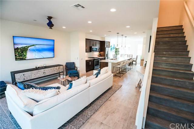 1683 Grand View - Photo 1