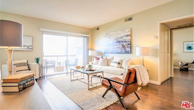622 Barrington Avenue - Photo 1