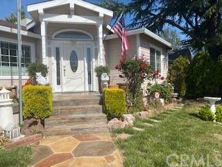 2425 Ashe Street - Photo 1