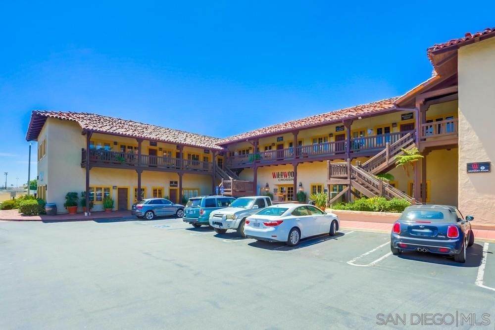 110 Civic Center Dr - Photo 1