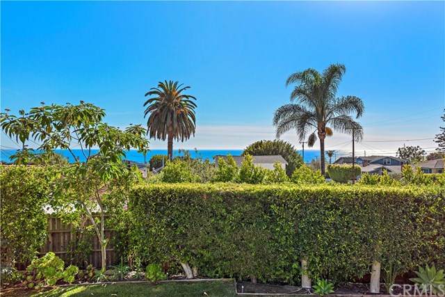 695 Seaview Street - Photo 1